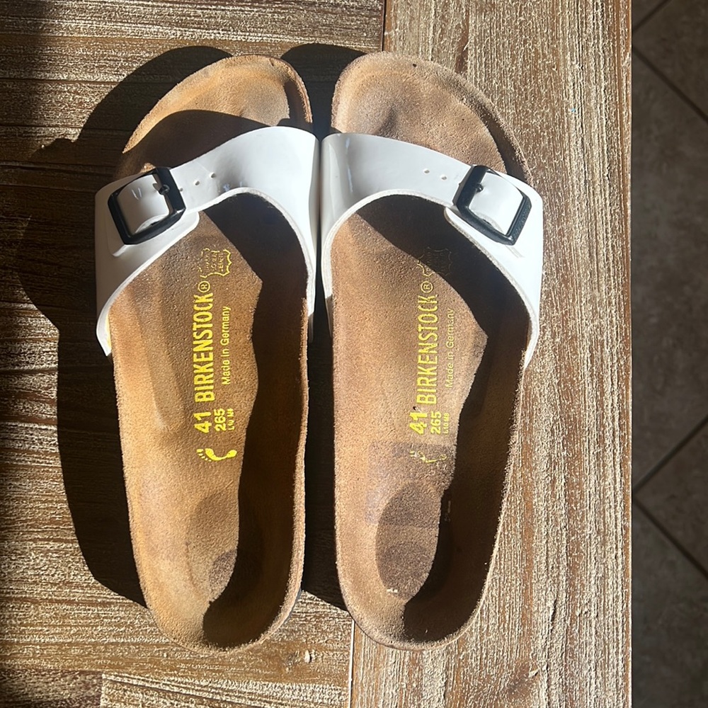 One buckle white Birkenstock size 41 - hardly worn
